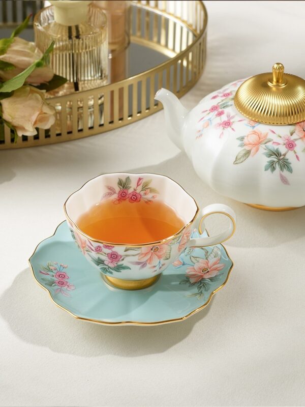 Azure Age 18-Piece Coffee Set (for 6 people)