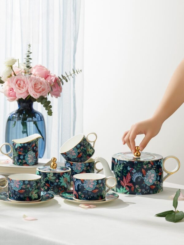 Clarence 17-piece Coffee Set