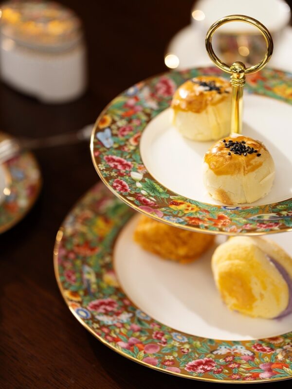 Guangcai Legacy 2-Piece Cake Set