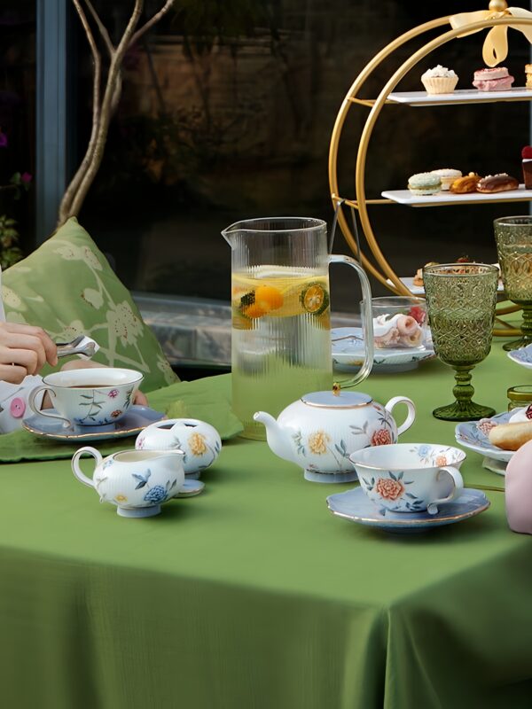 Lunar Chronicles-9 piece western-style coffee sets