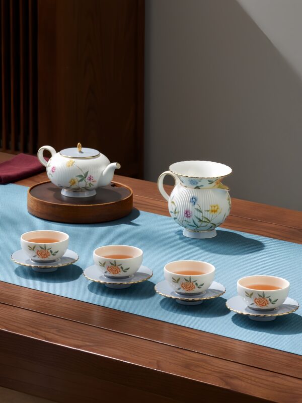 Lunar Chronicles-12 pieces of cup-pot sets