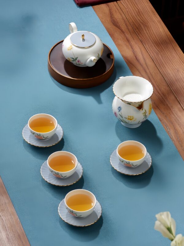 Lunar Chronicles-12 pieces of cup-pot sets