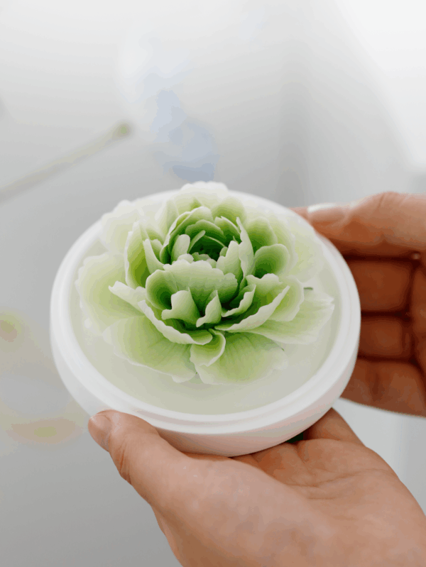 Natural Flowers in Full Bloom - Diffuser - Mint Green