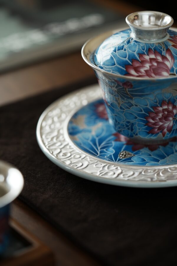 Silver Gilding Moonlight over the Lotus Pond Set