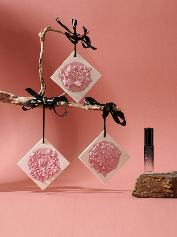 Natural SPRING BOATING IN THE SNOW - Gypsum Fragrance Diffuser Hanging Piece