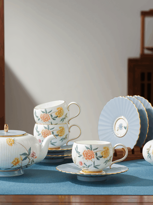 Lunar Chronicles 18-piece Coffee Set