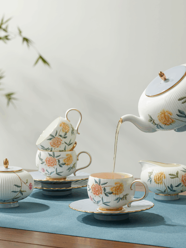 Lunar Chronicles 18-piece Coffee Set