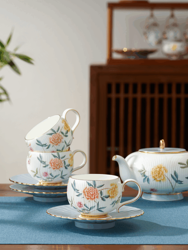 Lunar Chronicles 18-piece Coffee Set