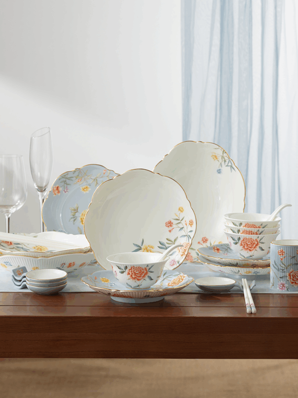 Lunar Chronicles 29-Piece Dinnerware Set