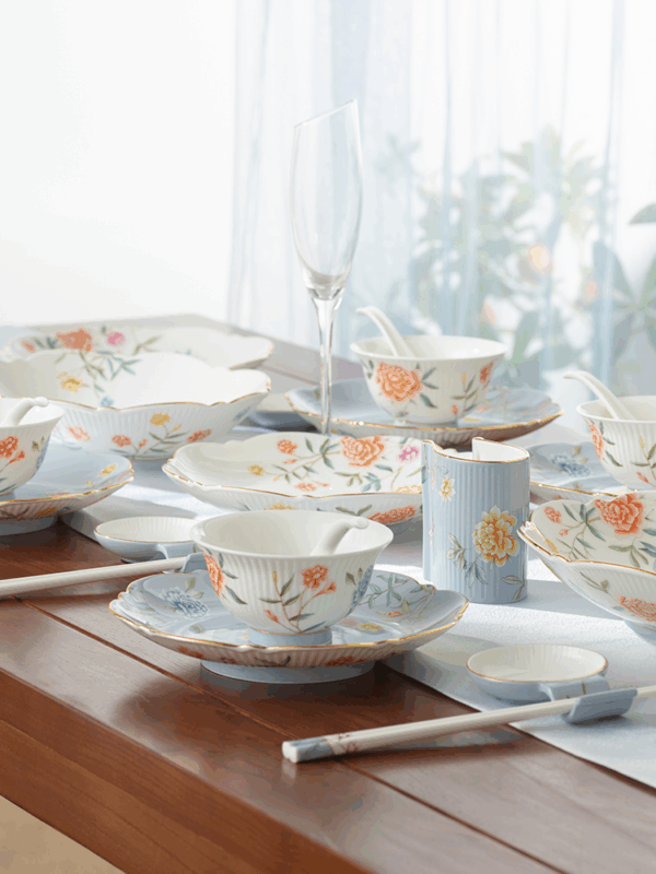 Lunar Chronicles 29-Piece Dinnerware Set
