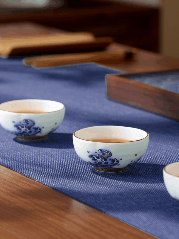 Pearls d Orient 8-piece tea set